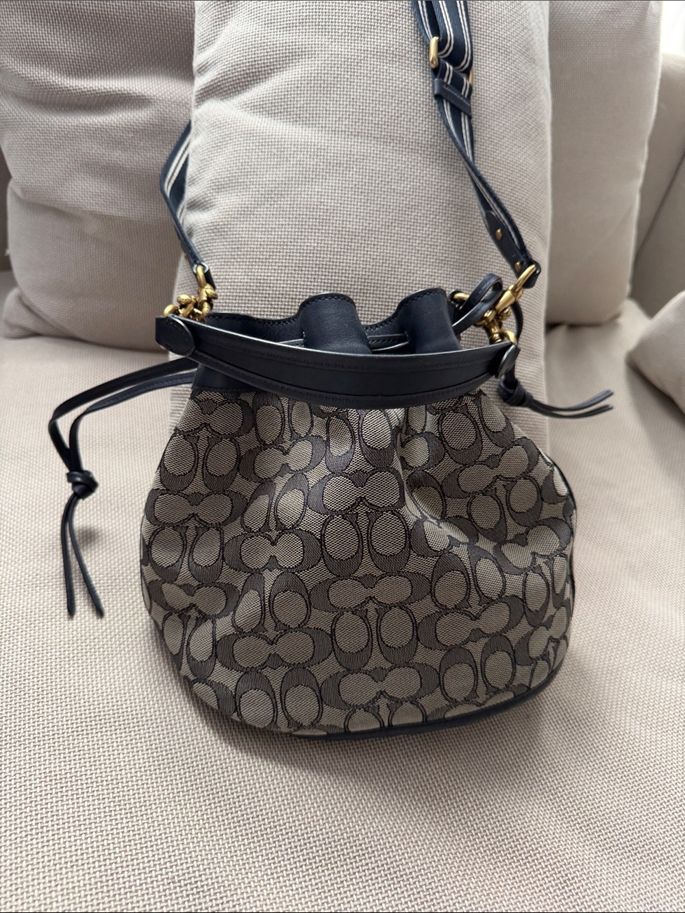 Pre-owned Coach Navy Blue Canvas adjustable Shoulder Bag with Leather Trim